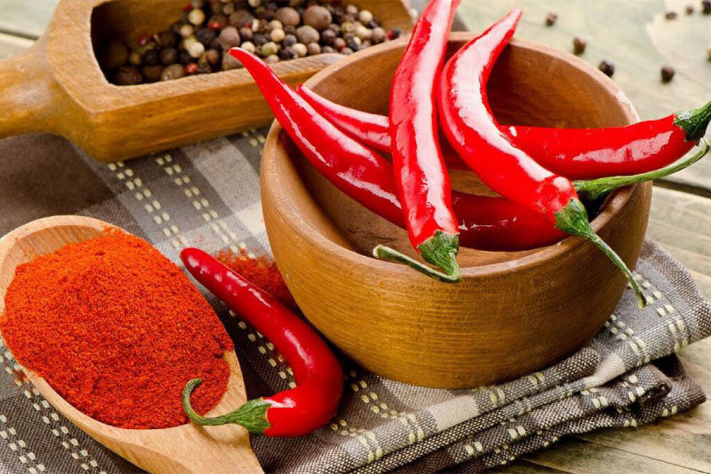 ۸ فایده باورنکردنی خوردن یک وعده غذای تند