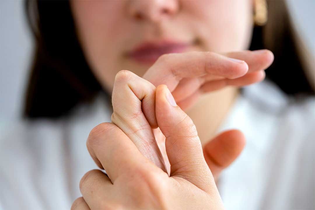 آیا شکستن قولنج منجر به آرتروز می‌شود؟/ بررسی علمی خطرات و باورهای رایج
