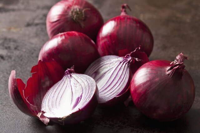 فواید شگفت‌انگیز پیاز برای سلامتی/ با خوردن روزی یک عدد پیاز چه اتفاقی در بدن‌مان می‌افتد؟