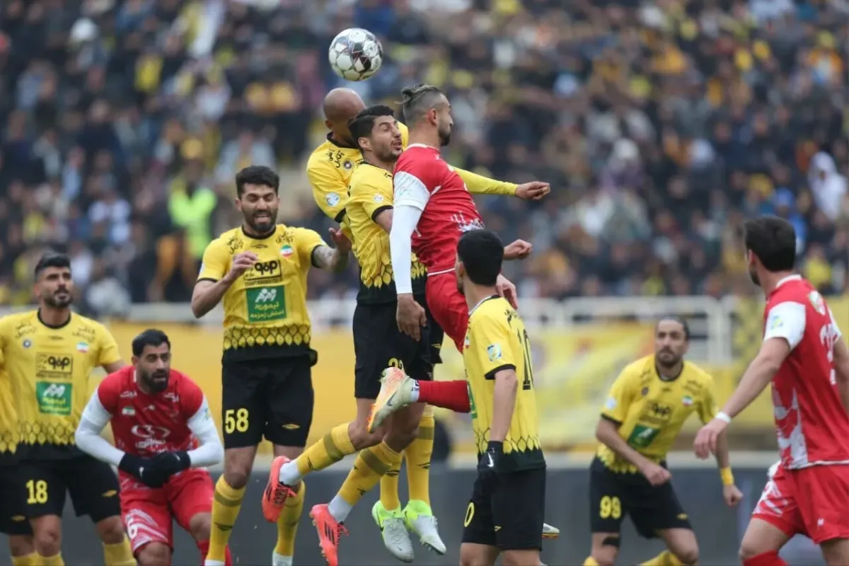 نتایج ۸ دیدار هفته ۲۹ لیگ‌برتر فوتبال/ پرسپولیس و سپاهان هم امتیاز شدند!