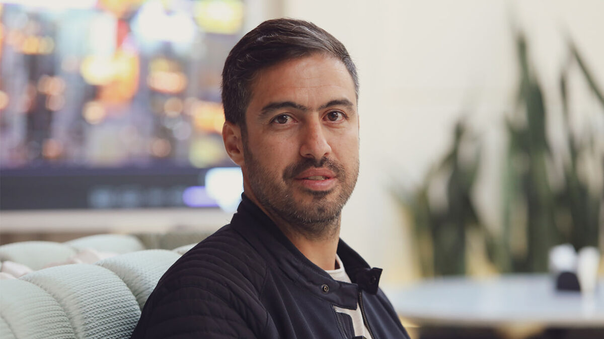از داخل استقلال کاری کردند تماشاگران به بازیکنان بگویند بی‌غیرت!/ قلعه نویی فکر می‌کرد من نمی‌خواهم برای استقلال بازی کنم