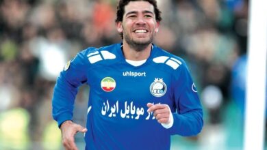 هرکس می‌گوید من در استقلال کم کاری کردم، دین و ایمانش را فروخته است/ از استقلال رفتم تا مدیران باشگاه به خود بیایند/ من بازیکن امیر قلعه نویی نیستم