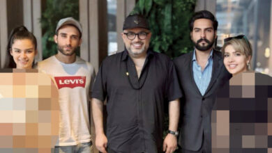 انتقاد شدید از رضا رشیدپور به خاطر عکس یادگاری اش با دست اندرکاران "عشق ابدی"