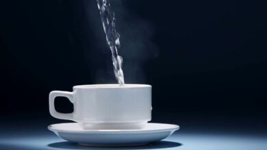 به این دلایل آب داغ بخورید