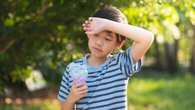 به فرد گرمازده آب‌قند و شربت ندهید/ گرمازدگی فقط مربوط به زیر آفتاب ماندن نیست/ نوشیدنی‌های طبیعی حاوی الکترولیت