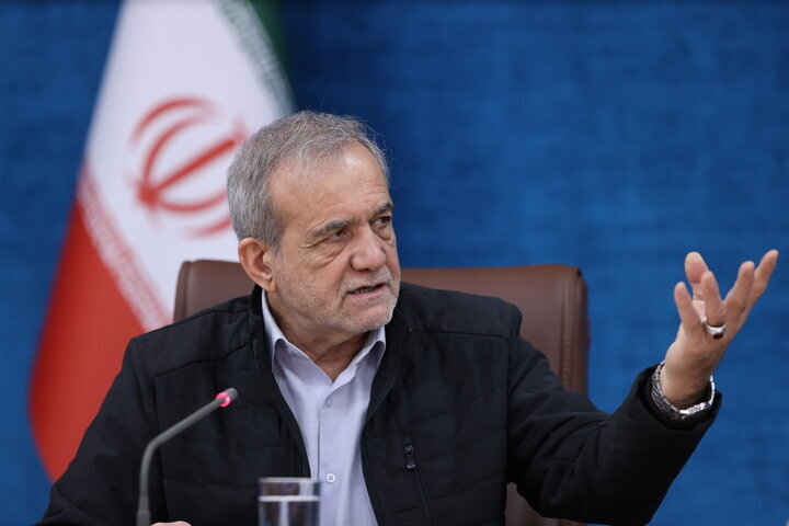 امنیت، حرمت، کرامت و معیشت خبرنگار را نه در حد شعار، که در عمل پاس بداریم