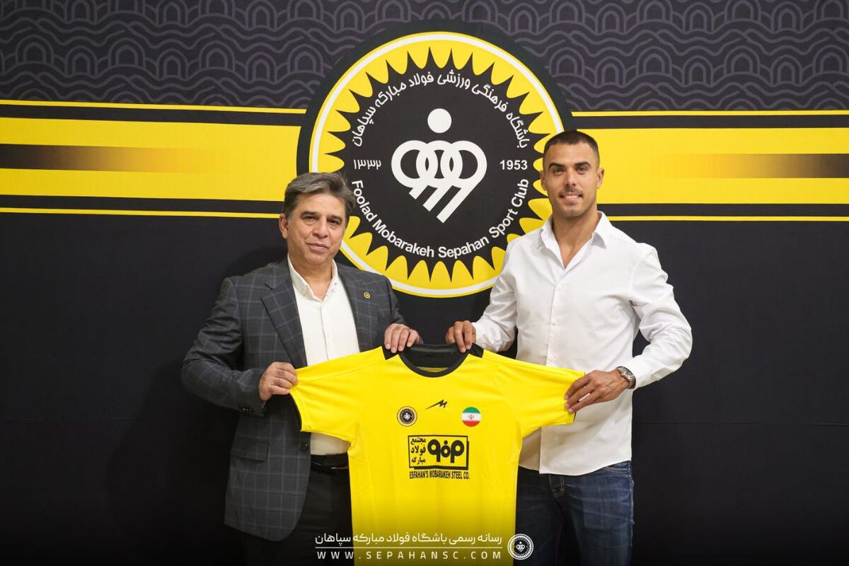 بمب فوتبال ایران ترکید/ ریکاردو آلوس رسماً به سپاهان پیوست +عکس