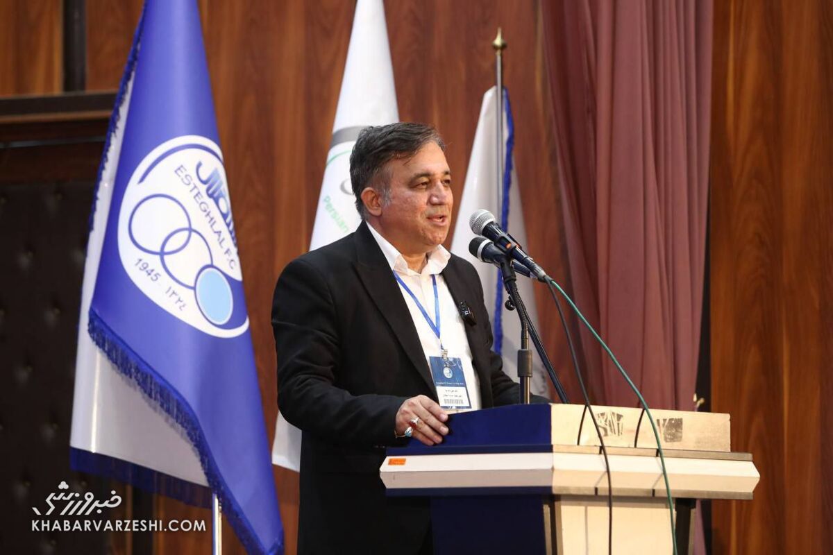 تاجرنیا: نباید تقصیرها را گردن مدیران گذشته استقلال انداخت