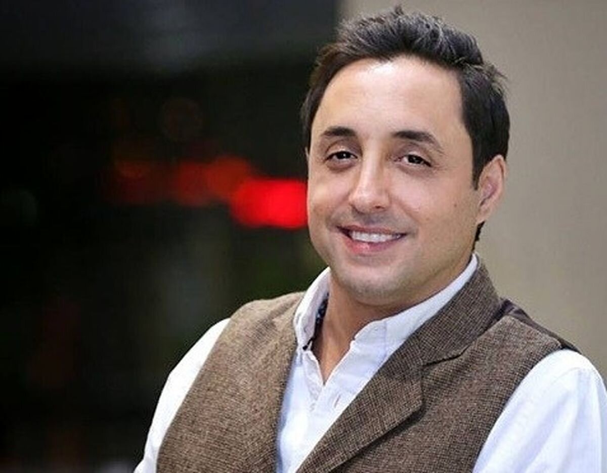 رامبد جوان وقتی می خواهد تمرکز کند، روی تخت دراز می کشد و با مراجعانش حرف می زند!