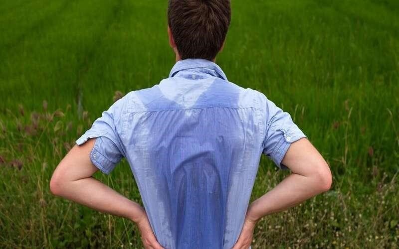 علت زیاد عرق کردن بدن چیست؟