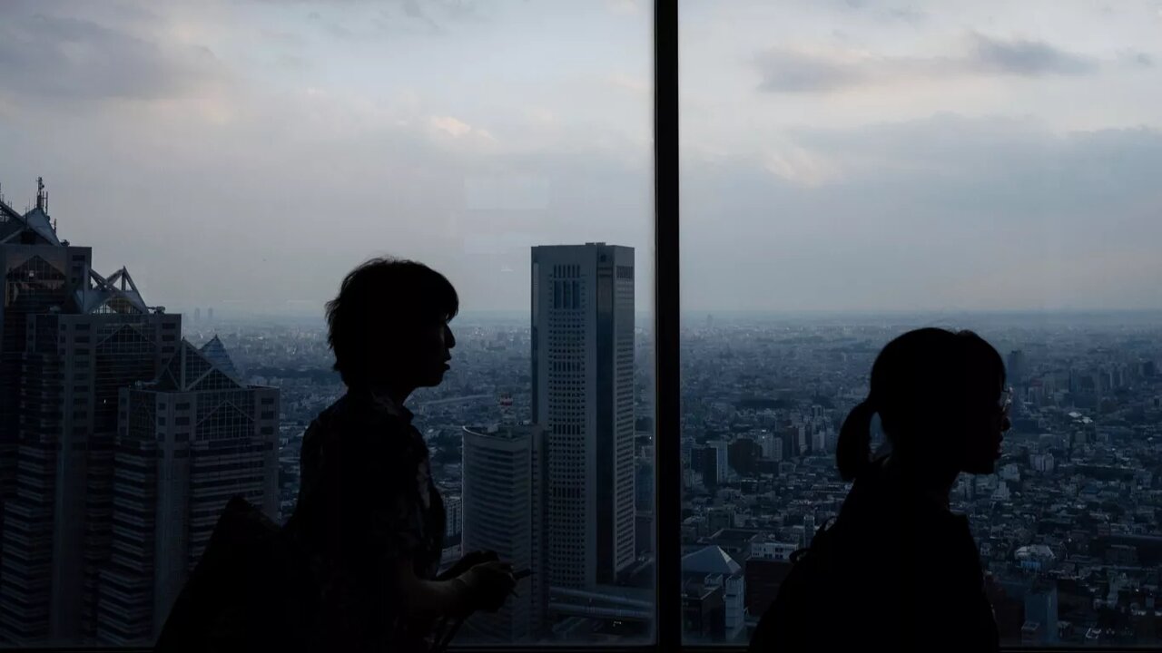 چرا مردم این کشور آسیایی بیشتر از بقیه جهان تا ۱۰۰ سالگی عمر میکنند؟