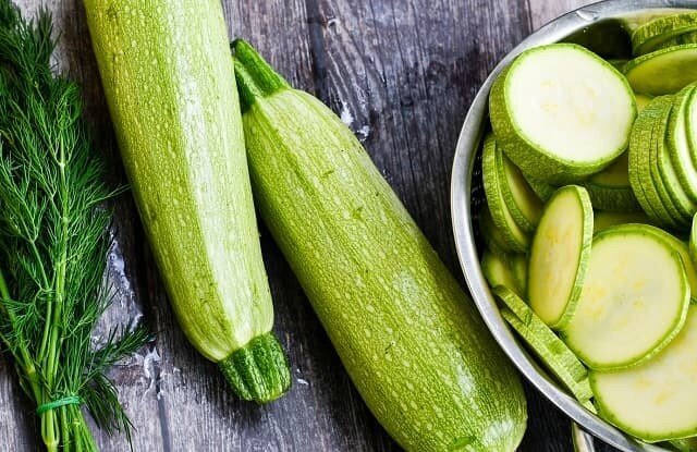 یک ماده غذایی کم کالری برای رفع نفخ و یبوست