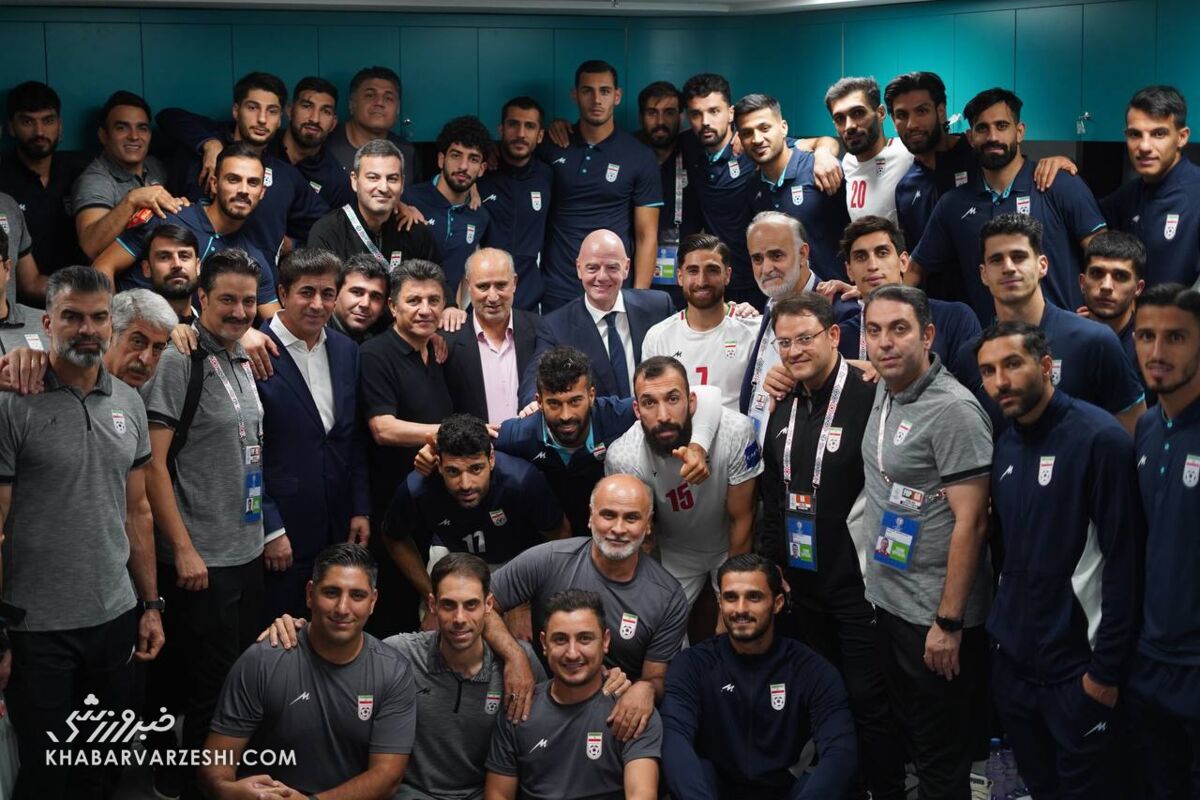 خنده‌های اجباری تیم ملی در رختکن بعد از شکست تلخ! +عکس