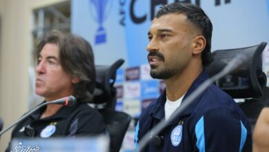 رامین با تخته و تاس در نشست: نوبت «جفت شش» ساپینتو هم میشود!/ واکنش رضاییان به شایعات رختکن استقلال؛ با تکذیب کردن که چیزی حل نمیشود!