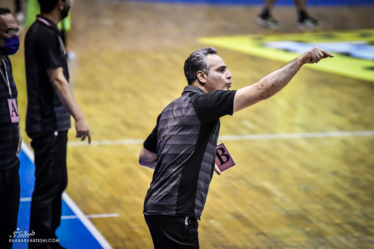 سرمربی استقلال خبر داد؛ به دنبال جذب بازیکن خارجی هستیم/ شگفتی‌سازی در راه است!