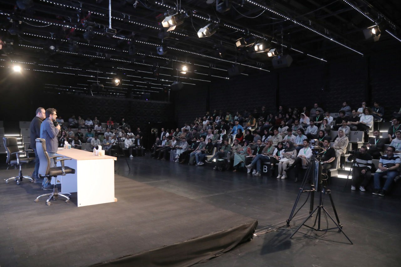 ادای احترام به ناصر تقوایی و شهدای جنگ ۱۲ روزه در آغاز جشنواره فیلم کوتاه