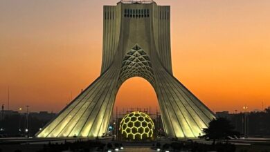 روزنامه شهرداری : میدان آزادی جای مناسبی برای برگزاری کنسرت همایون شجریان نیست؛ باغ کتاب و تپههای عباس آباد بهتر است