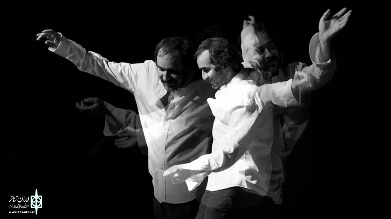 از مقدار زیادی «سجاد افشاریان» در نقش نویسنده، کارگردان و تهیهکننده تا مقداری «محمد مساوات» در نقش نویسنده، بازیگر و کارگردان/ آذرِ تئاترِ لبخند