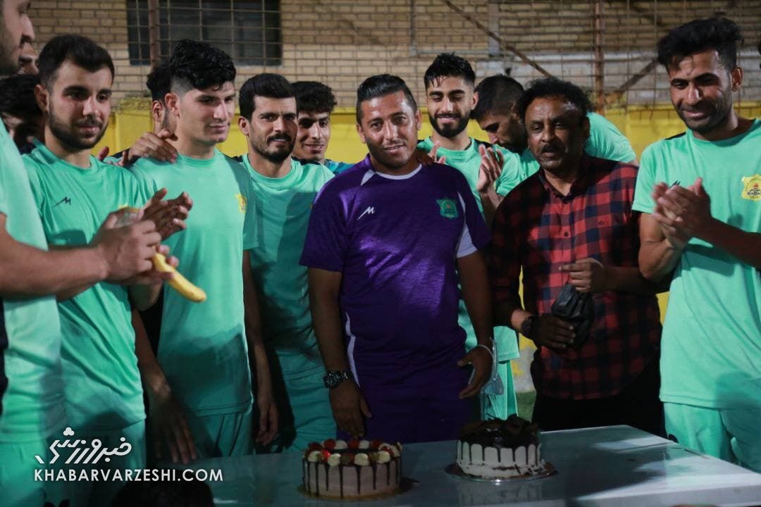 خودم مثل پژمان جمشیدی درد کشیده هستم/ قرار بود من به بارسلونا بروم ولی بازیکن بارسا به استقلال آمد!/ چرا فقط وقتی ماجرای پژمان جمشیدی پیش آمد یادم افتادید؟