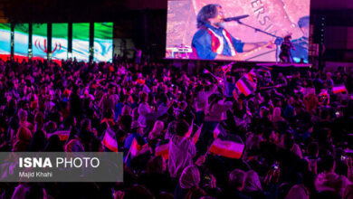 چرا همایون شجریان در میدان آزادی، نه اما پرواز همای، حامد همایون، میثم ابراهیمی و راغب در میدان انقلاب، آری؟/ مراسمی با جمعیتی سازمانیافته