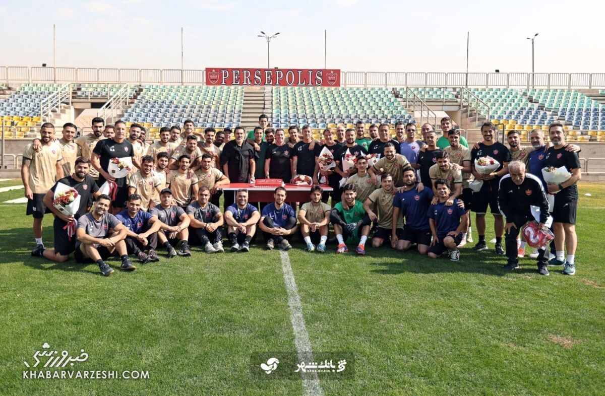یک نفر رسماً از پرسپولیس جدا شد/ خداحافظی در محاصره سرخ‌ها +عکس