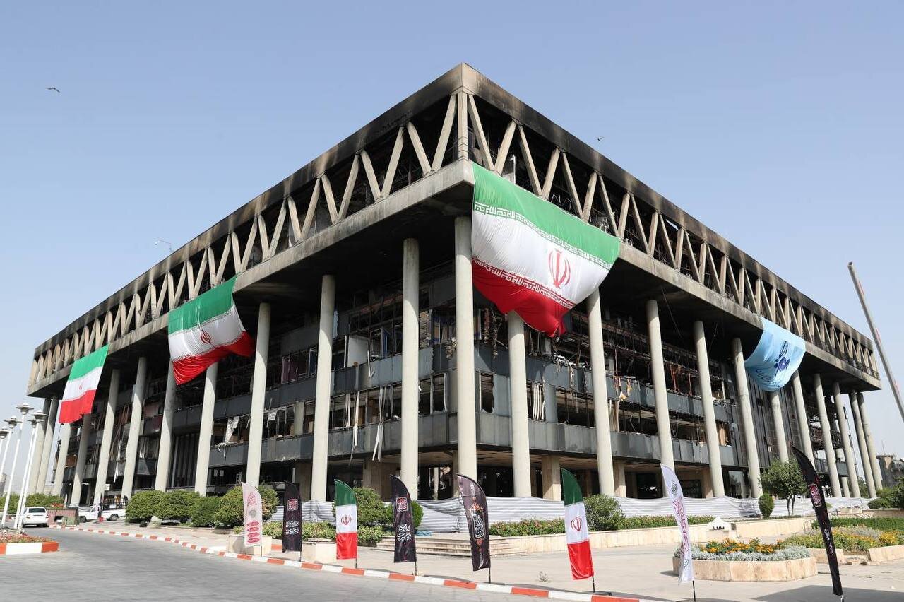 رئیس صدا و سیما به همراه معاونان و مدیران به پویش «جانفدا» پیوستند