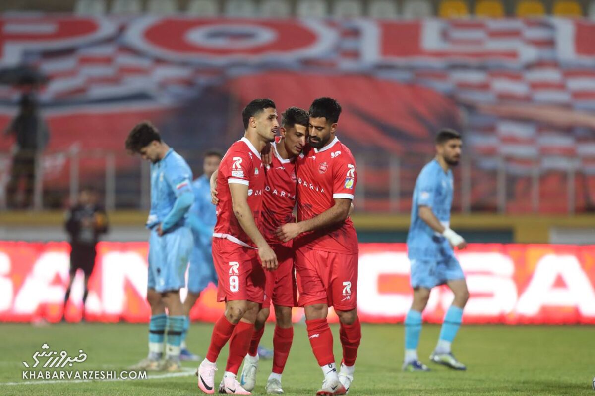 شادی گل امیرحسین محمودی در دیدار پرسپولیس - چادرملو