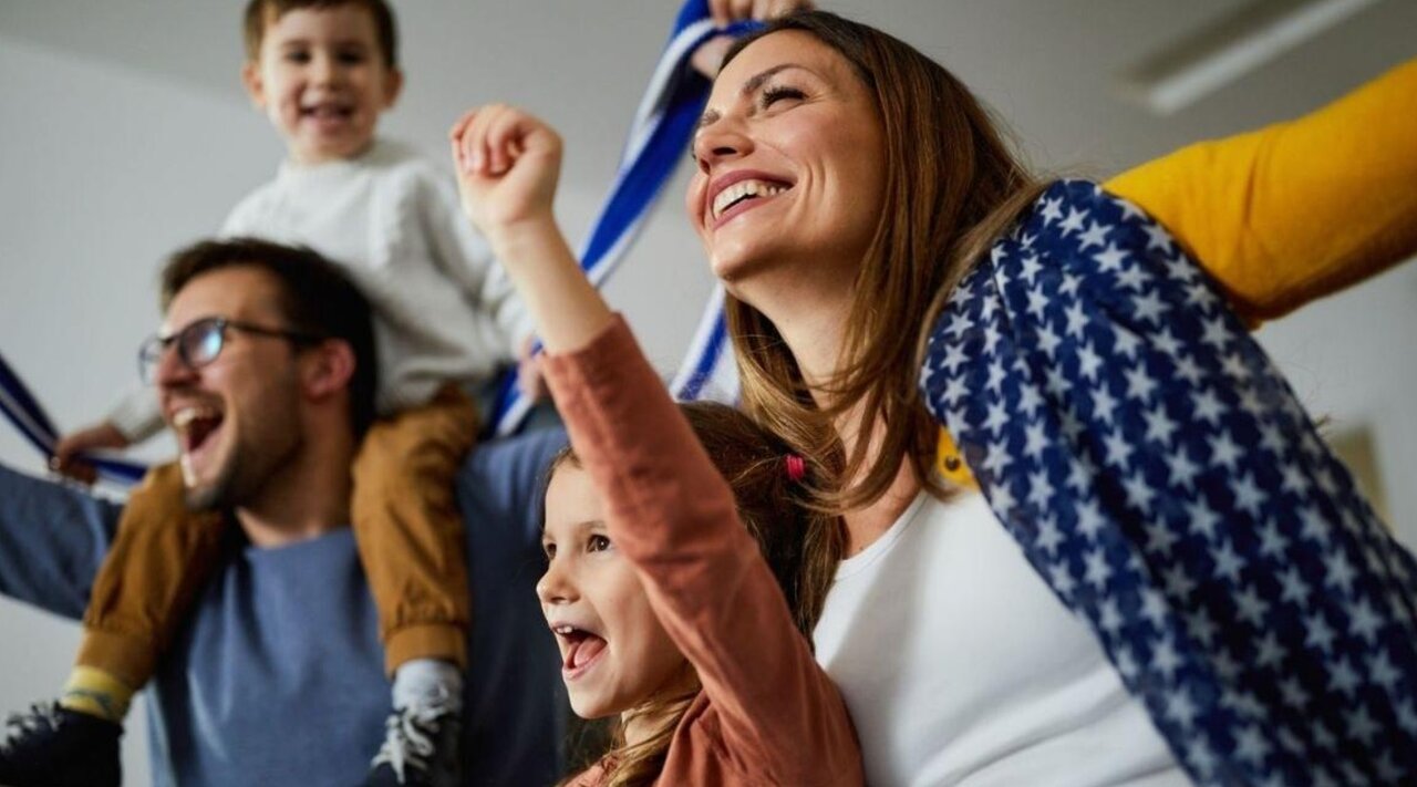 روزنامه اصولگرا خطاب به صداوسیما: با ممیزی های ناشیانه،جام جهانی را زهرمان نکن !