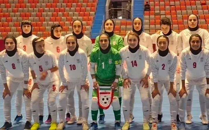 قهرمانی فوتسال زنان ایران با گلباران تاجیکستان/ وقتی آینده، کناره اسطورهها جام گرفت