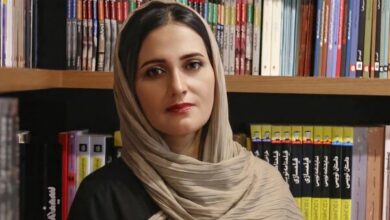 زندگی ادامه دارد؛ در حالی که نه چیزی حل شده و نه بحران به پایان رسیده/ گاهی یک گفتوگوی ساده، گذشتهای را بیدار میکند که تصور میکردیم تمام شده است