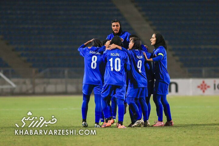 همگروهی خاتون بم با قهرمان آسیا